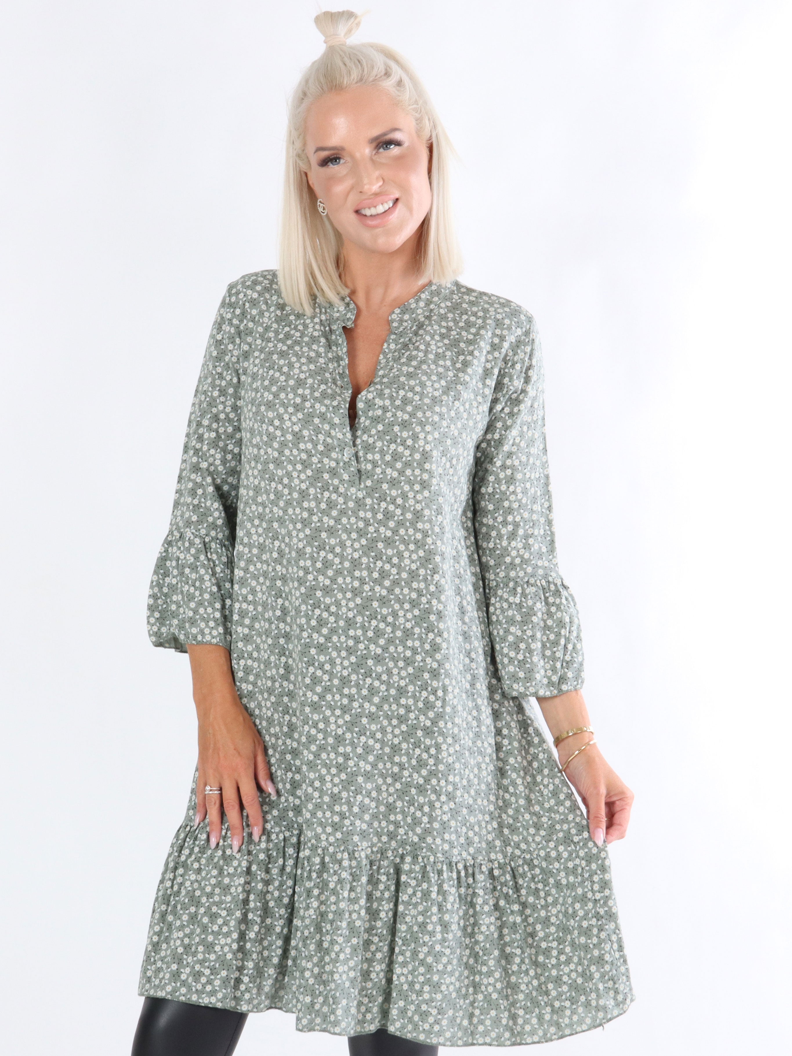 Olly - Klänning med blommigt tryck